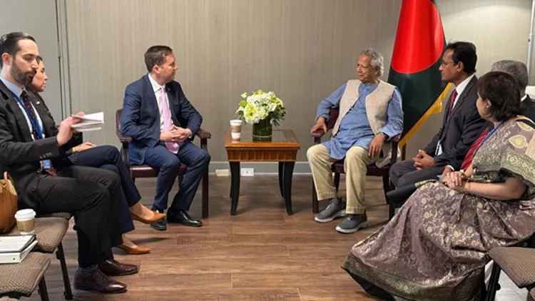 ফেব্রুয়ারির প্রথমার্ধে নির্বাচন আয়োজনে ব্যাপক প্রস্তুতি নেয়া হচ্ছে : প্রধান উপদেষ্টা