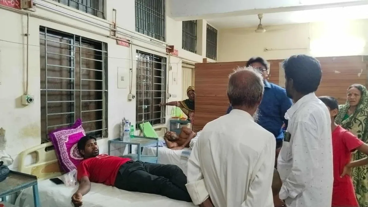 ভাতার কার্ড না পেয়ে টাকা ফেরত চাওয়ায় মারধরের অভিযোগ চেয়ারম্যানের বিরুদ্ধে 